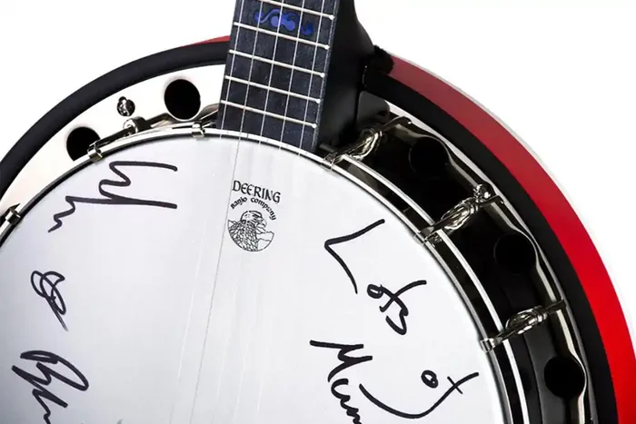 Australia Charity Banjo