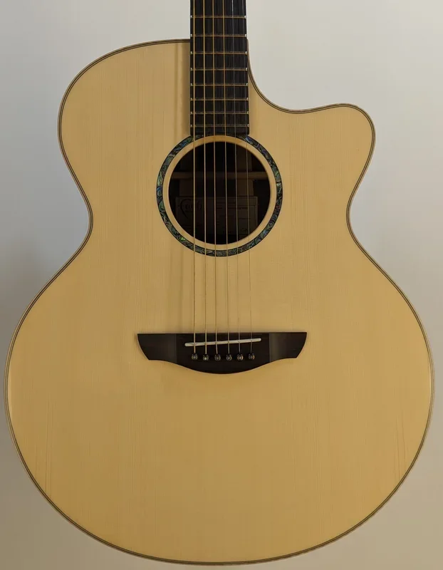 Faith FJCEHG3 Hi-Gloss 3 Jupiter Cutaway All Solid Electro Acoustic Guitar (43mm Nut) inc Hard Case