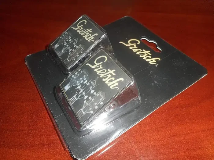 GretschÂ® Script Logo Clip Magnets