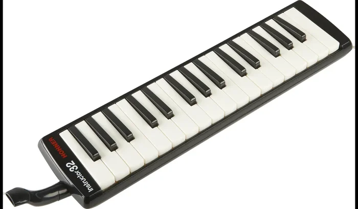 Hohner 32B – 32 Key Melodica – Black