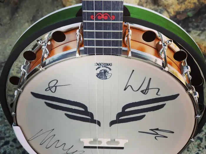 Italy Charity Banjo