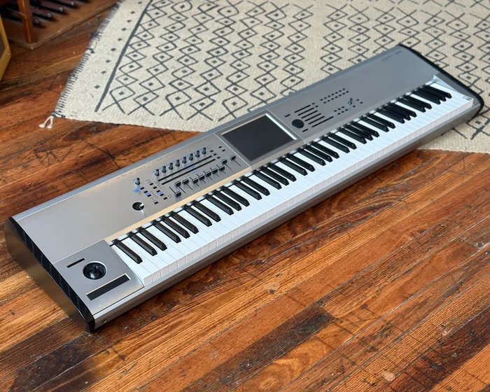 Korg Kronos 2 88 Platinum
