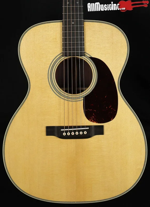 Martin 000-28 Tinted Natural Acoustic Guitar w/ OHSC .