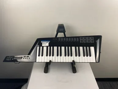 Used Alesis VORTEX WIRELESS 2 Compact Synthesizer Compact
