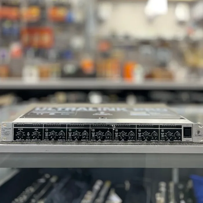 USED Behringer Ultralink Pro MX882 Splitter/Mixer 8‑Ch