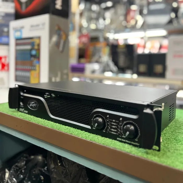 USED Peavey IPR2 2000 Lightweight Power Amplifier